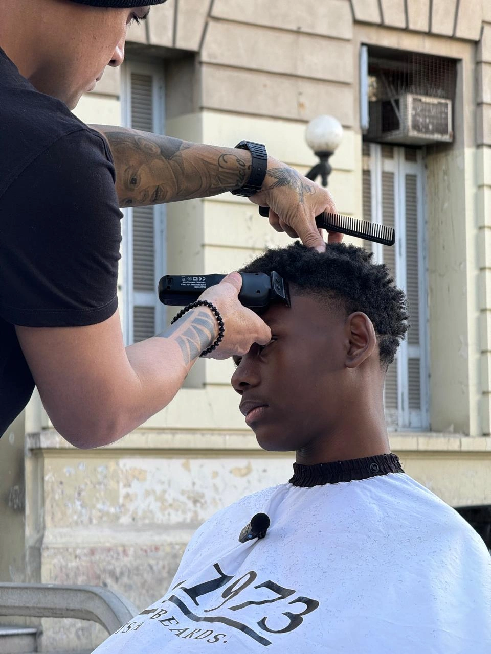 Corte en obra de caridad